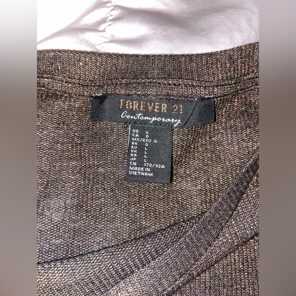 Brown short sleeved top with gold glitter - Picture 2 of 4